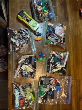 Legos Lot Assorted Minifigures Vehicles